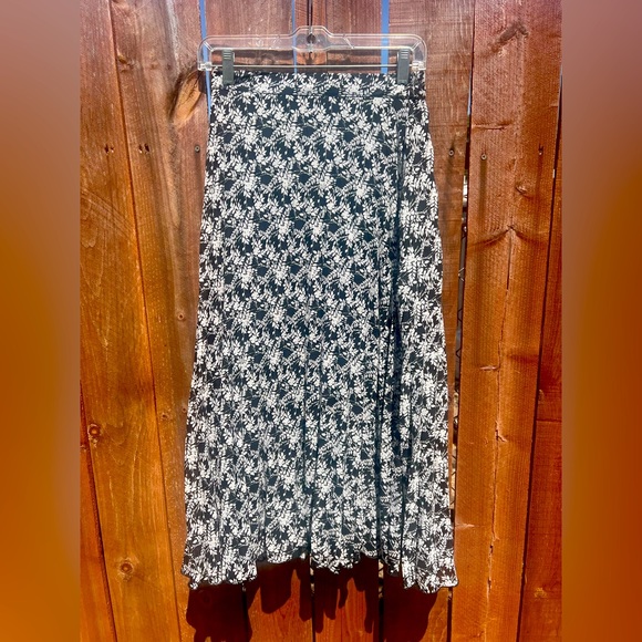 Japna Dresses & Skirts - Japna Floral Maxi Skirt